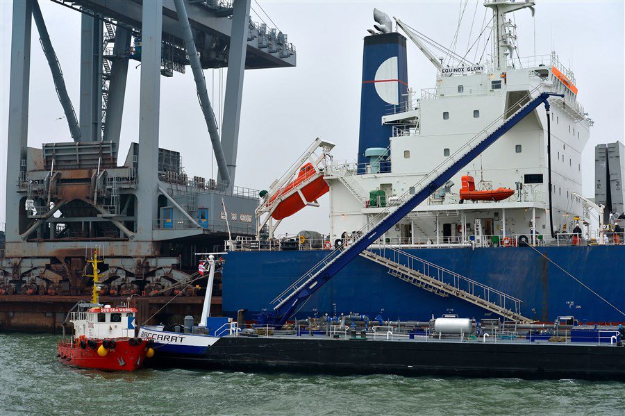 We maken werk van duurzame scheepvaart en minder emissies. Daarom stellen we met ingang van vandaag een subsidie van in totaal 31 miljoen euro open voor de aanleg van zogeheten walstroom in zeehavens.

➡️ nieuwsienw.nl/2180998.aspx?t…