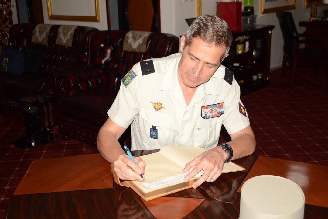 ESIG_Yaounde's tweet photo. Tuesday, march the 15th, #IWC has been honored to welcome BG MABIN, head of French🇫🇷 Elements in Gabon🇬🇦 #EFG. He came to share with the auditors his own experience of counter-insurgency operations. https://t.co/6tY2nhfzZv