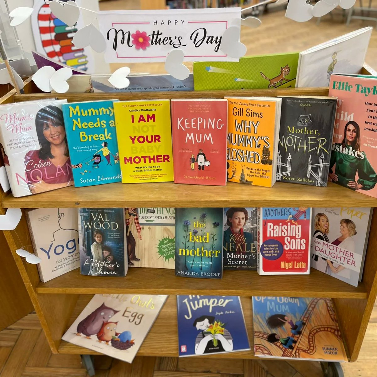 BurgRdLibrary's tweet photo. Happy Mother's Day 🌷

Ahead of Mother's Day this Sunday we have put together a wonderful display of books for you to enjoy! 

Swipe to see the other side of the trolley 👀 

#BurgessRoadLibrary #LibrariesOfInstagram #MothersDay #HappyMothersDay #MothersDay2022 https://t.co/HRoCgN9lcQ