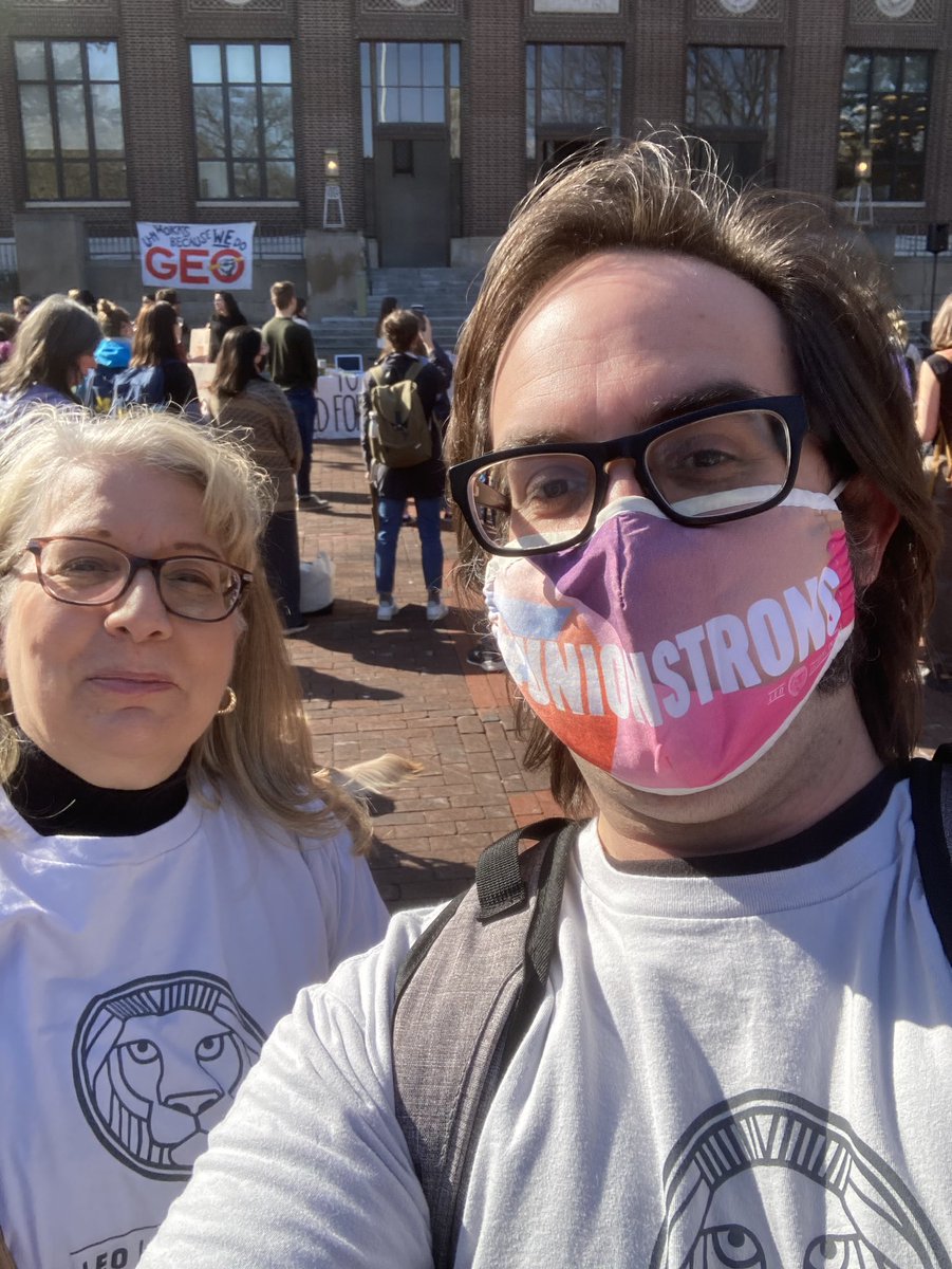 LEOUnionUmich's tweet photo. LEOs showing up for #SocialWork students at #UMich!
Solidarity with @P4PUofM
#PayForLabor
We also saw @gingerhasen from #UPAMM there rockinโ her pins in support of @SBWorkersUnited in #AnnArbor @a2sbwu !!!
#Solidarity https://t.co/aHj3M8HvJP