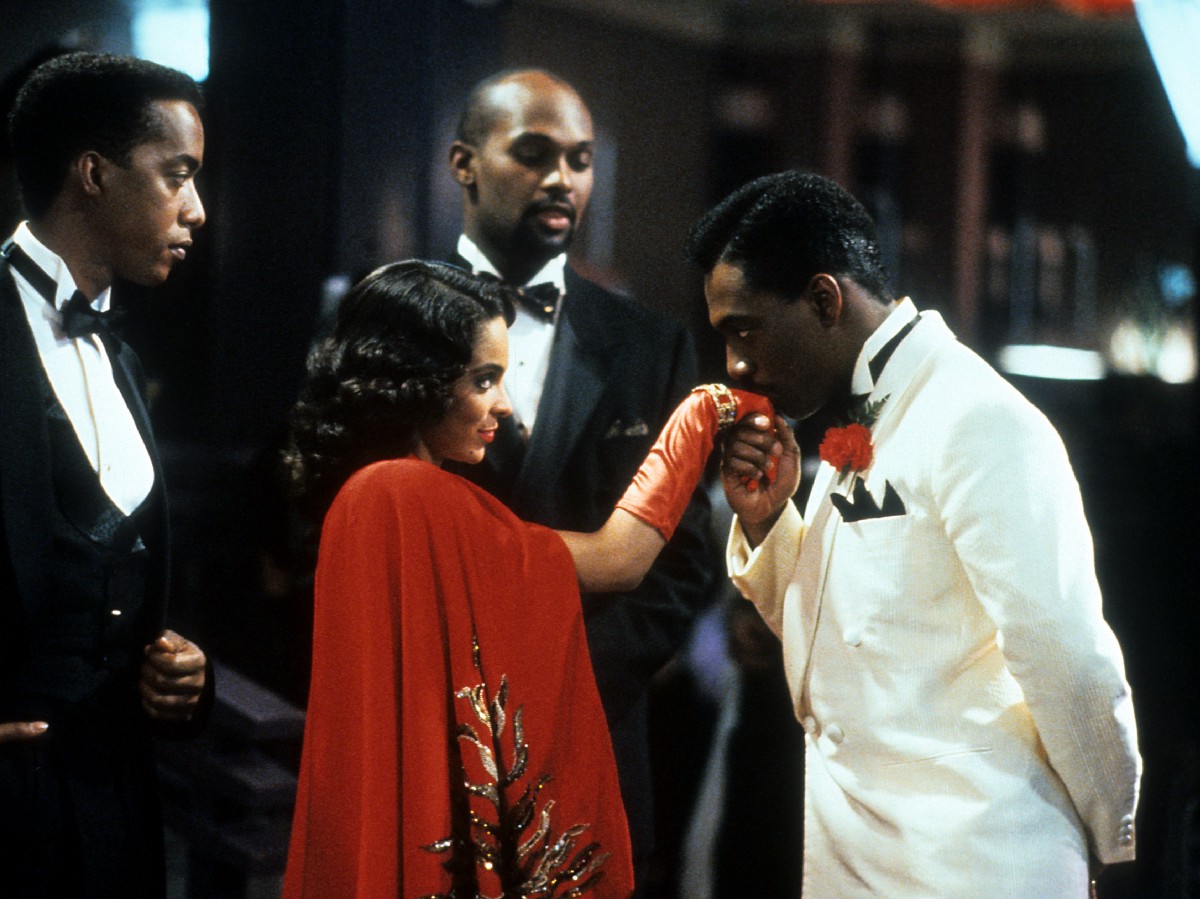 KPWASRIGHT's tweet photo. #HateReViews ask a simple question . Which Movie had the Most Iconic Cast ??? #thewiz or #HarlemNights .. Vote Below ๐๐พ https://t.co/GxBsYPiqsK