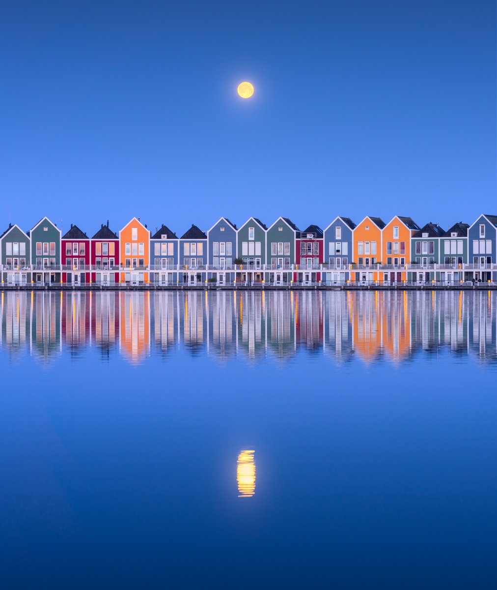 albertdrosphoto's tweet photo. Get up early, this is your reward. Full moonset last Saturday, 6 AM. https://t.co/6tZ8EtkKVp