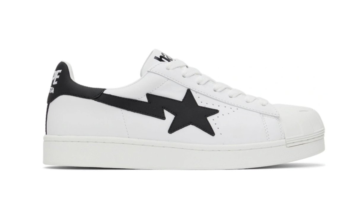 SOLELINKS's tweet photo. Ad: 15% off A Bathing Ape Skull Sta 'White/Black' via SSENSE - use code SS2022 => https://t.co/NcQPKGWKfW https://t.co/xk4yEA3tKK
