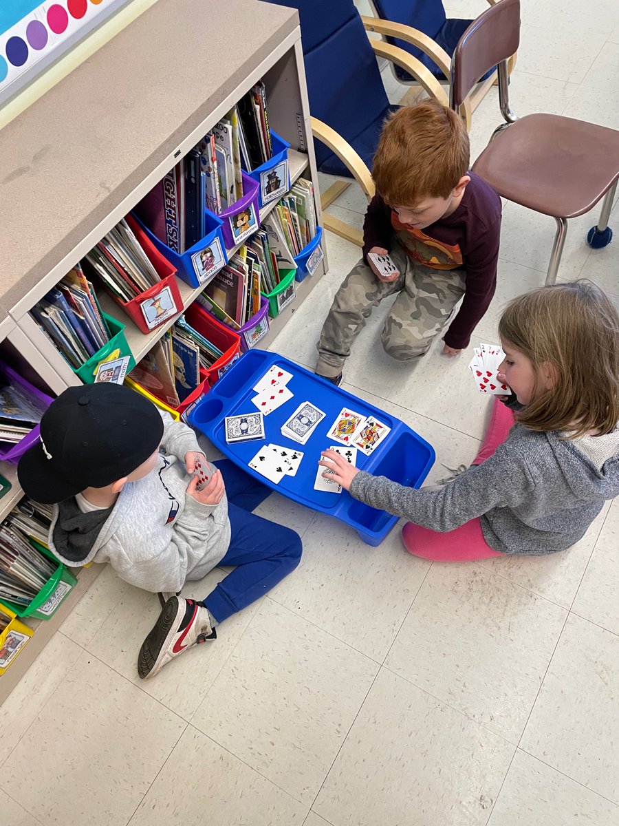 1RFirstGraders's tweet photo. Got any 5s? Go 🐠!

Thank you @DileoMrs for introducing us to this fun fact fluency game that practices making tens! https://t.co/hX13o3n7D0