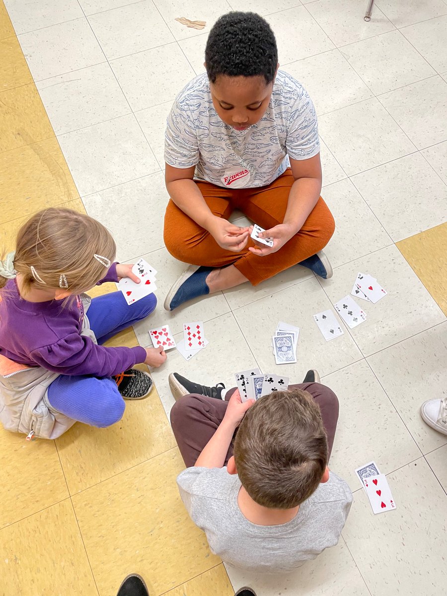 1RFirstGraders's tweet photo. Got any 5s? Go 🐠!

Thank you @DileoMrs for introducing us to this fun fact fluency game that practices making tens! https://t.co/hX13o3n7D0