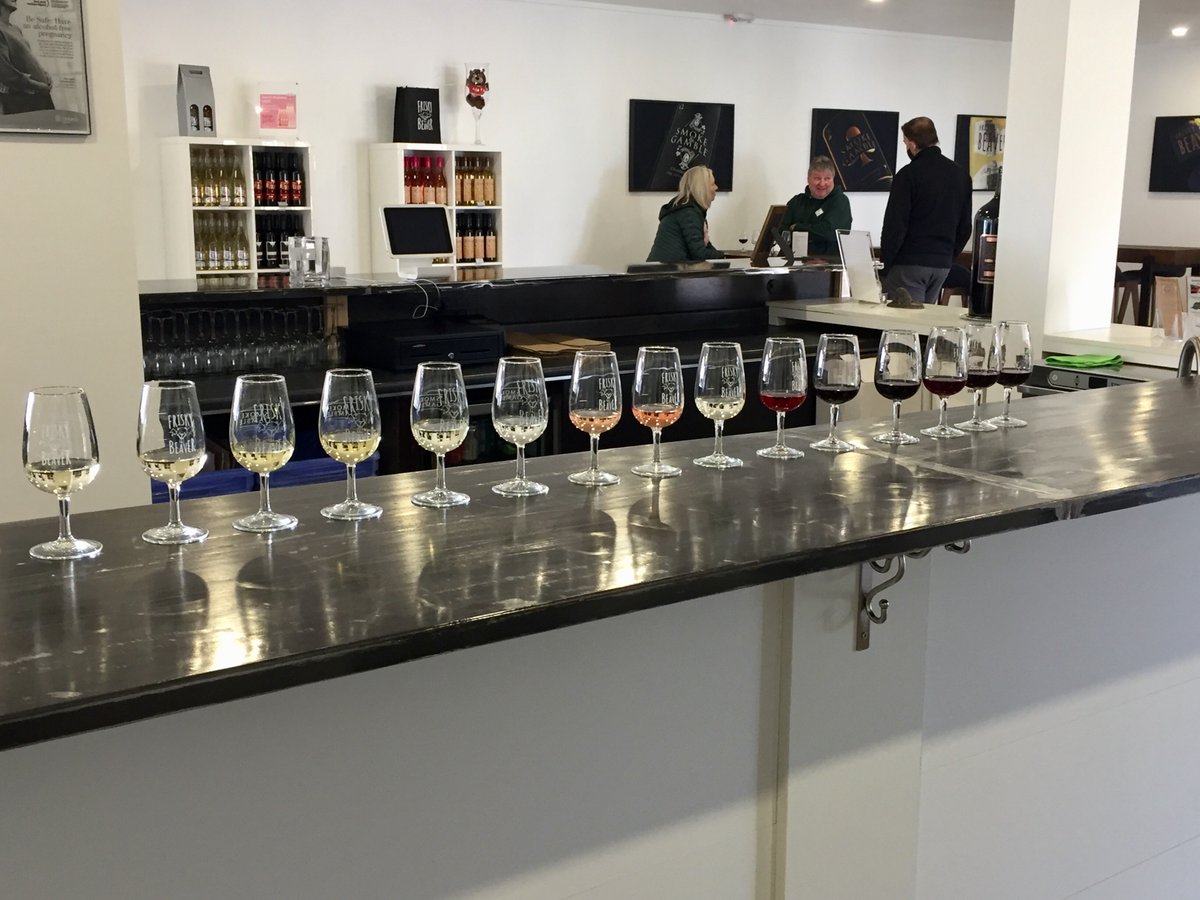 Happy Spring! 🌷

Come on over to the winery for a tasting...we've got them all lined up for you 😍 

A flight of 3 for $5...what better way to try out your spring/summer wine 😉

#sipintospring #friskybeaverwinery