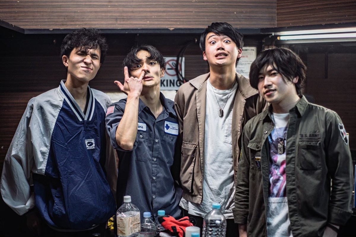 matsu_alfred1's tweet photo. オレは最高のバンドに巡り会えたと思ってます！
胸張ってバンドやってるって言えるんだ

友達にも　
たまたま知り合った人にも　
昨日髪切ってもらった美容師さんにも https://t.co/D5EKkxxXfM