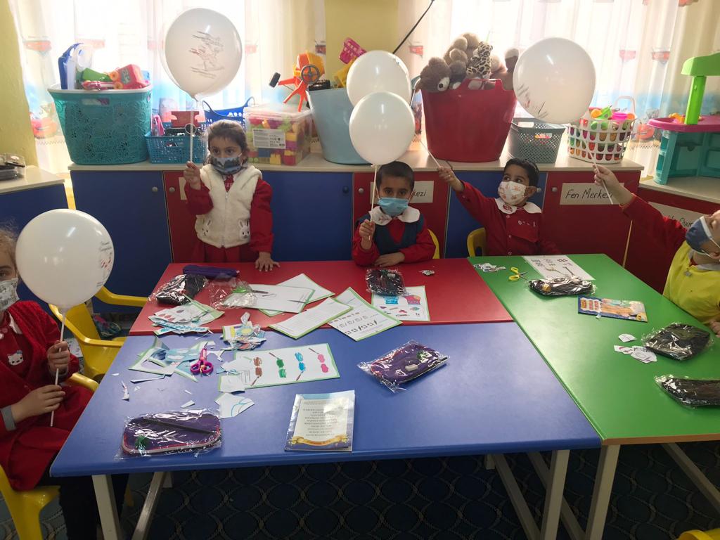 Kurum ziyaretimizden kareler🎉🎉
Söğüt İlköğretim okulunu ziyaret ettik Kütüphanemizi tanıttık, miniklerimizi kütüphanemize davet ettik, hoşça vakit geçirdik.... Hediyelerimizi verdik... Çok mutlu olduk.. Hepinizi bekleriz 🤗 😊 🎉 🤗 <a href="/AhmetMisbah/">Ahmet Misbah Demircan</a> <a href="/OdabasAli/">Ali Odabaş</a> <a href="/KTBKYGM/">KYGM</a>