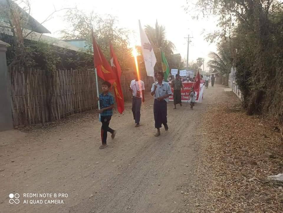 KgHtN's tweet photo. In Sagaing's Yinmabin Tsp, Sonechaung Vlg., there was an anti-coup revolutionary strike. #UselessASEAN  #ASEAN_StandForDemocracy #2022Mar21Coup #WhatsHappeningInMyanmar https://t.co/txuZuqxkVz