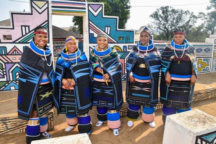 thandomahlangu_'s tweet photo. IsiNdebele Sikhethu. #VukaNdebele #WeNeedAmaNdebeleOnTV https://t.co/gQrVtITd1n