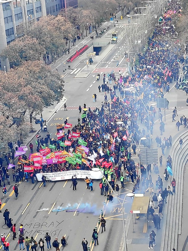 CGTEnsenyament's tweet photo. Sentim un orgull immens del nostre col·lectiu. Seguim amb la mateixa força per aconseguir el pa sencer

Volem una educació 100% pública, inclusiva, democràtica, feminista, laica, transformadora, en català, amb recursos i de tots i totes. https://t.co/sGuw835pfn