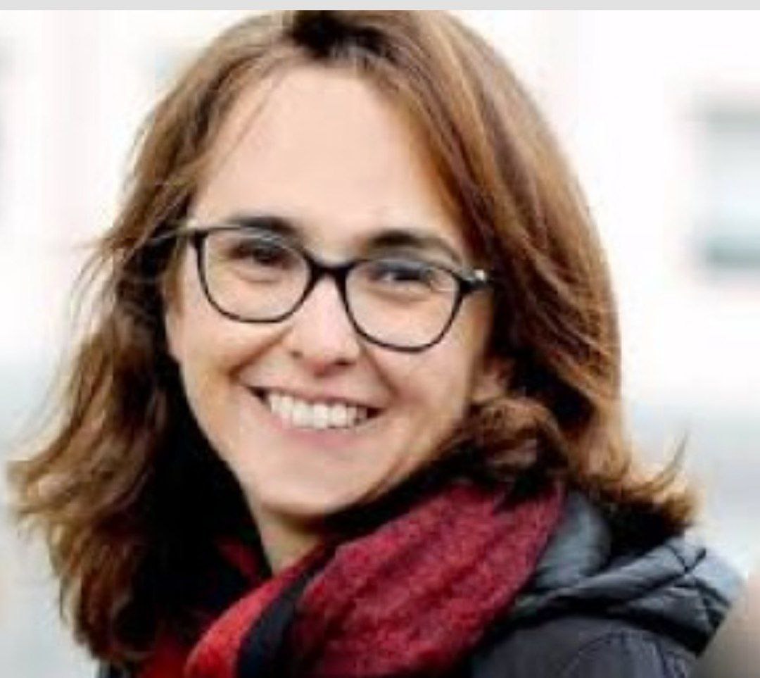 caterin40283689's tweet photo. COSTITUZIONE STRACCIATA

@LiaQuartapelle
PDocchi che ingrassano sulla pelle dei lavoratori (Obbligo Vaccinale), delle piccole aziende (GP), degli studenti (Alternanza Scuola-Lavoro), delle vittime dei reati (Cartabia)...
E vorrebbero pure la guerra

#LicenziamoDraghi https://t.co/WgW4Rva6f8