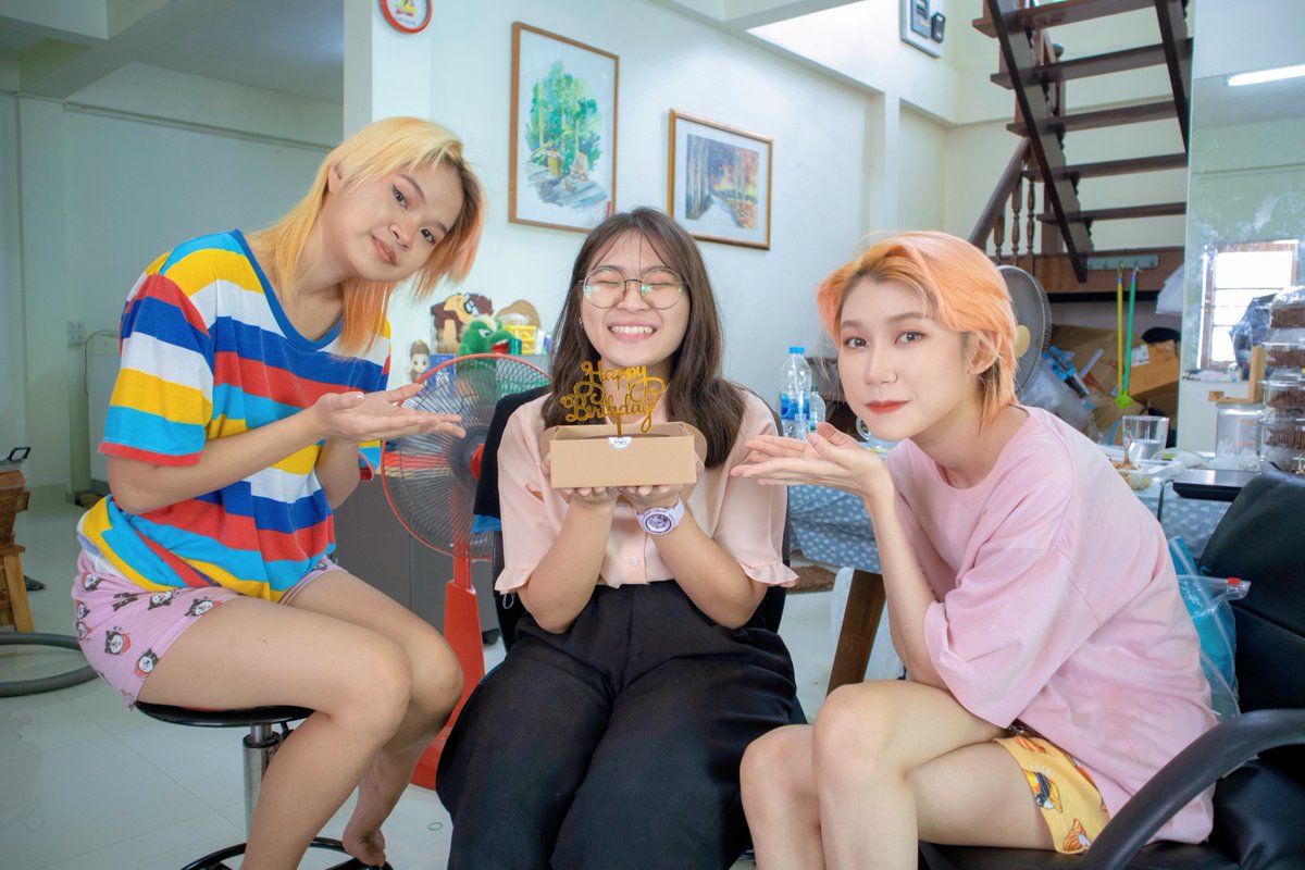 FGC_twit's tweet photo. 🎂 Happy Birth Day ย้อนหลัง @Ping_FINGC รวย สวย ปัง เป็นความสดใสแบบนี้ตลอดไปนะคะ
#PingFingersCross #FINGC #FingersCross https://t.co/2SPKLshMcH