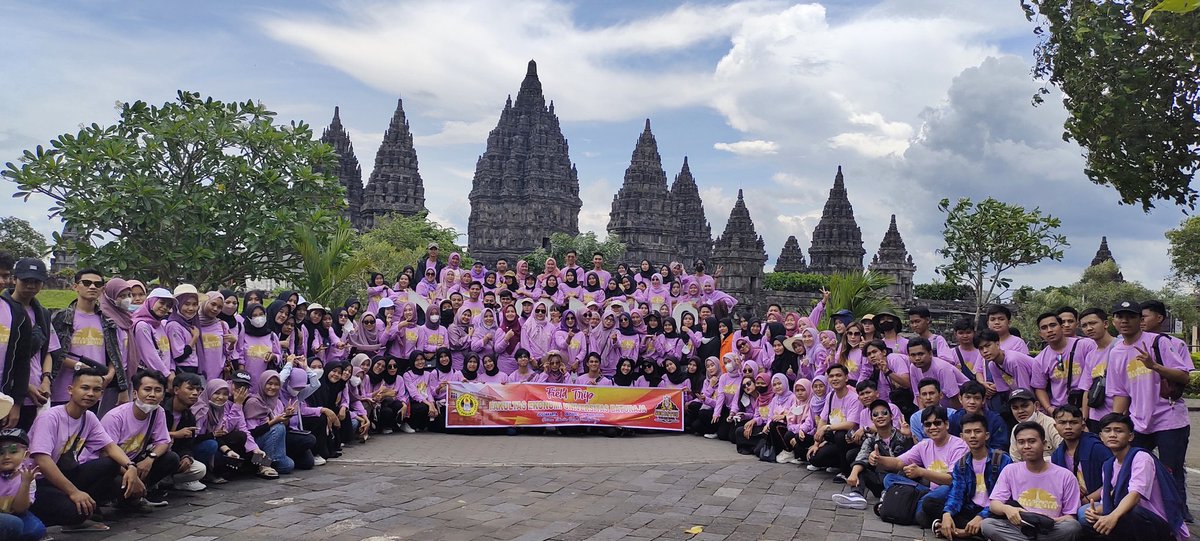 RevaFatricia's tweet photo. #candiprambanan#candicandi https://t.co/BKbIbr7vR5