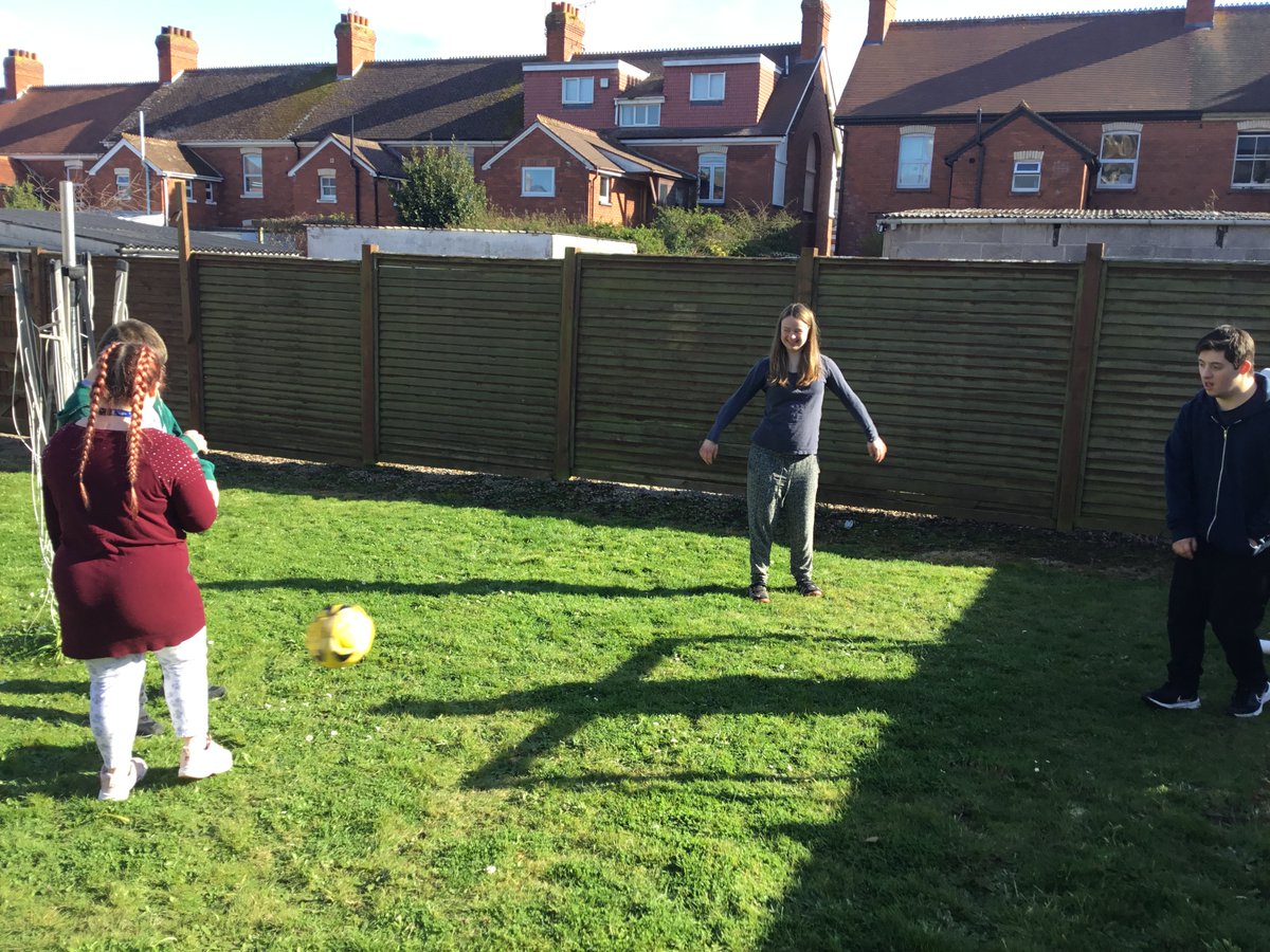 Students from Aurora Foxes tweet media