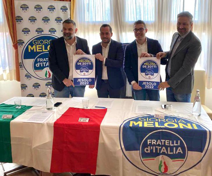 LucasPavanetto's tweet photo. Quest’oggi, alla presenza del Coord. Regionale di @FratellidItalia Sen. @decarlosindaco e del Capogruppo in Consiglio Regionale @RSperanzon , abbiamo presentato il simbolo di a sostegno della candidatura a Sindaco di @dzchristofer .

#DeZottiSindaco
#unanuovastagioneperjesolo https://t.co/I94zAxJTBj