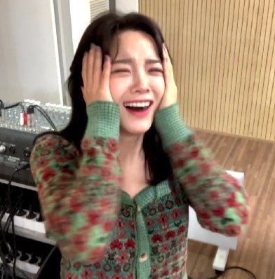 kimclean4's tweet photo. #BusinessProposalEp7
#김세정 #사내맞선
 After the kissing scene be like: https://t.co/NJISZAQcHe