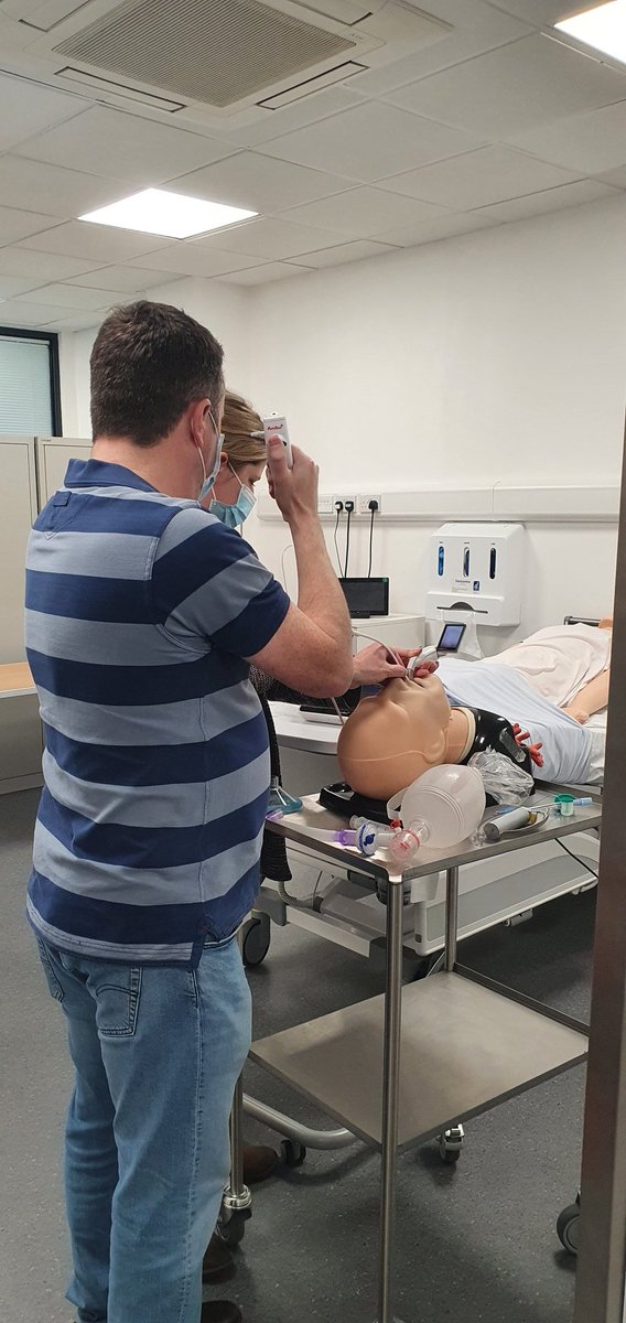 GlaRetAnaes's tweet photo. Excellent GReAT course today at the HSSC, simulation and clinical skills for colleagues returning to Anaesthetic clinical practice @NHSGGCSim @qeuhanaesthesia @Anaes_News @RCoANews @WoSAnaesTeach @Gaswegians @NWosart https://t.co/579vtpDYQL