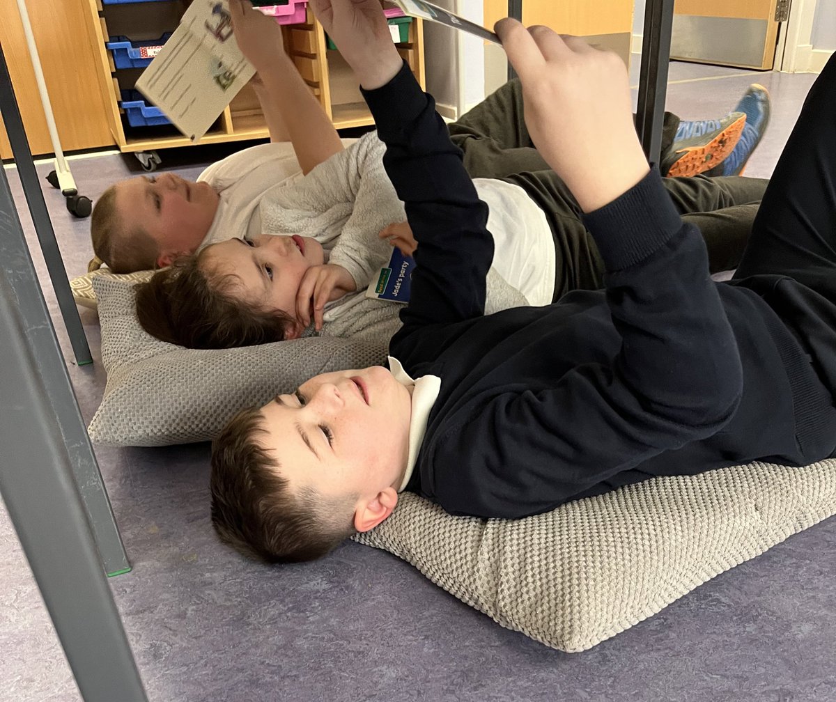 Mrs D_@St_Clement's tweet media