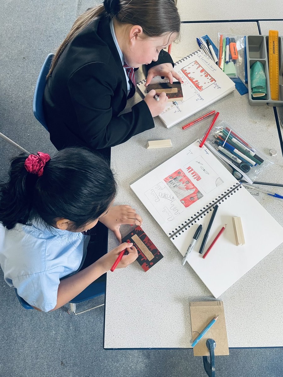 heppdt's tweet photo. FEAST YOUR EYES ON THESE… superb control and considered design work from @year5and6church #design #purpose #topiclink #hardworkpaysoff #LEDlightbase @church_prim https://t.co/YN8rQEpzQz