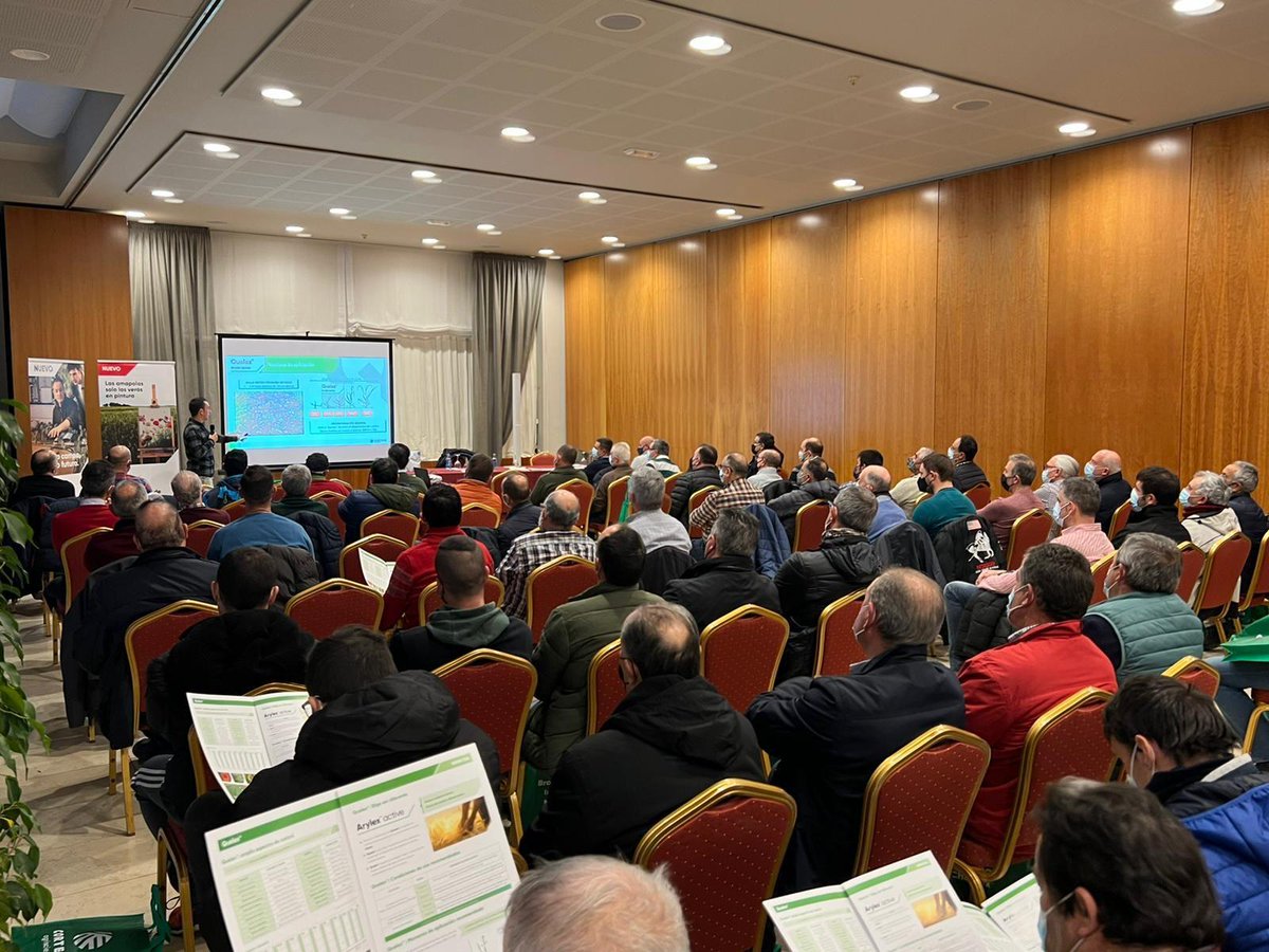 Charlas en la zona de 📍Burgos para conocer más sobre los beneficios y modo de acción de nuestros #herbicidas post-emergencia, #Trezac y #Quelex, junto a nuestro técnico especialista, Jordi Rey 👇🏻📸