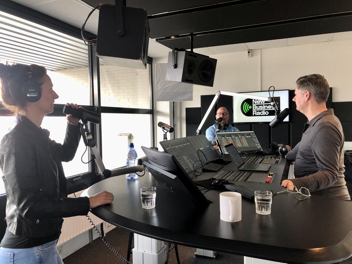 We beginnen met de opname van onze eerste podcast bij New Business Radio.