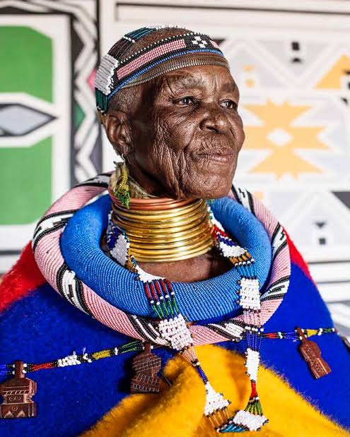 BREAKING: International artist Gogo Esther Mahlangu (87) has been robbed of her money, firearm and assaulted by an intruder at her house in Siyabuswa. She was tied up, punched until she was unconscious. Police say, the criminal has not been arrested #EstherMahlangu