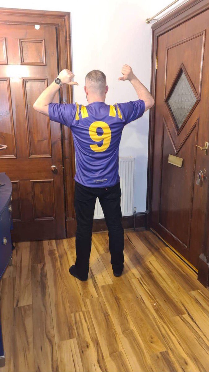 OldRovers's tweet photo. Another lovely retro top from @WorldRetroShirt #albionrovers away 1994-95. Thanks to ex-Rovers player @MartinScott21 for sharing. What do you think of this beaut?😍 #arfc #oldroverspics https://t.co/eDaUfveOUE