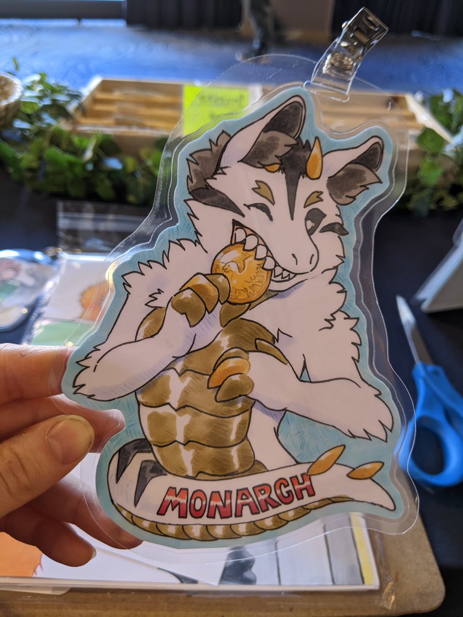 Wooperworks's tweet photo. I had a wonderful time at Anime Detour this weekend! Thank you to everyone who came out. For once I DIDN'T get pictures of most of the art I made! But I'll share what I do have :3
#animedetour #artistalley #animedetour2022 #conbadges #furryart #pokemonart #sushi #sushiart https://t.co/10D4QVNGp3