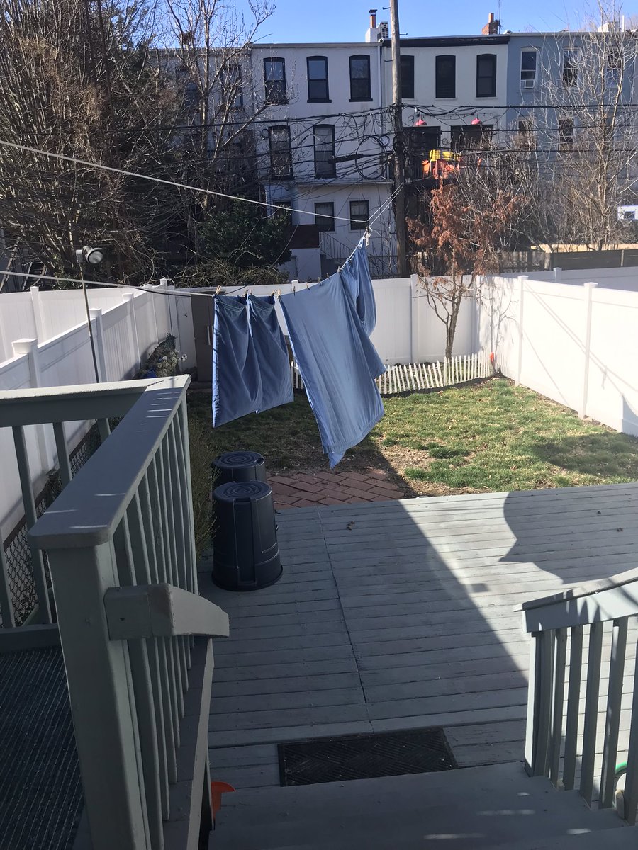 BillGorman17's tweet photo. Not only doing my part for the environment but anxious to sleep tonight on those crispy sheets off the clothes line! https://t.co/cPTNwYNXDE