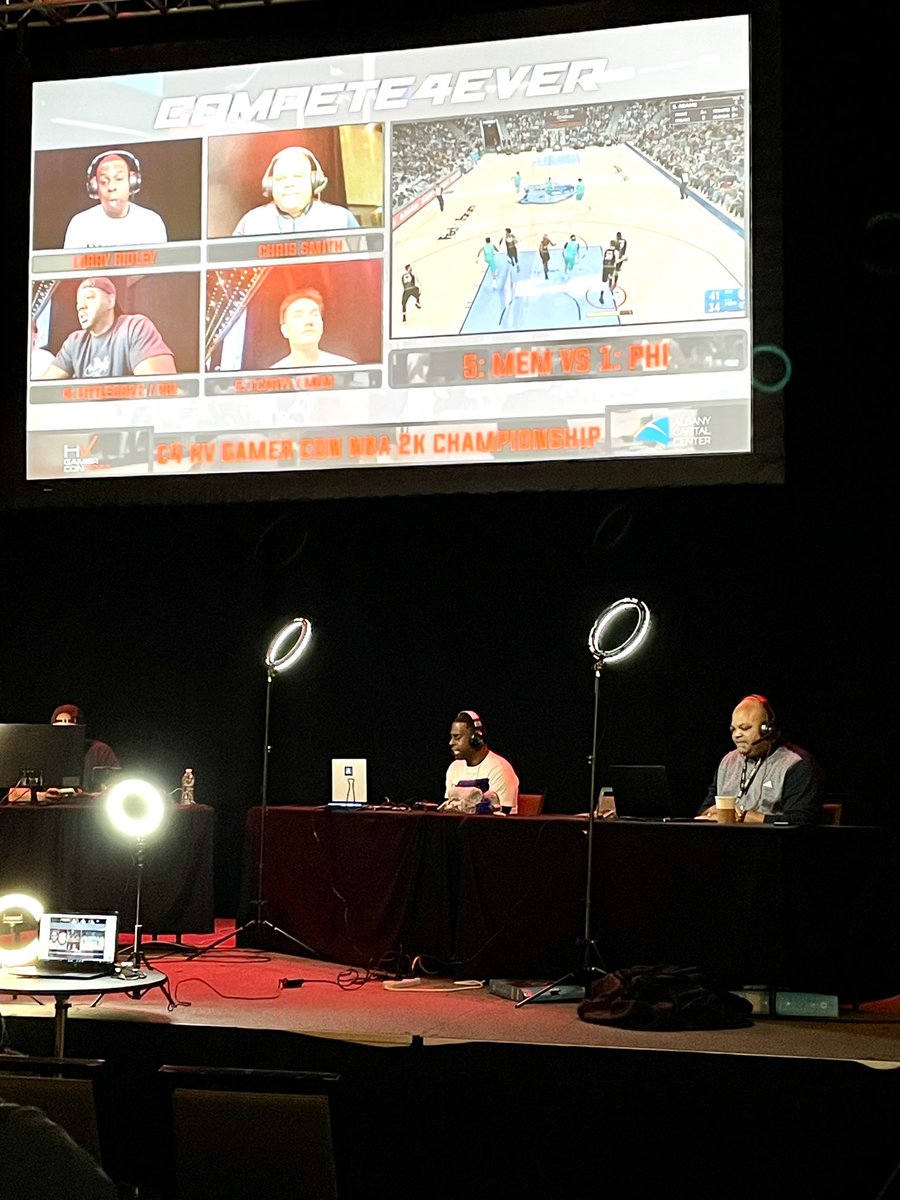 mrlarryridley's tweet photo. Congrats to @RealTommyFactz for winning our @Compete4ever #NBA2K22 Championship at #HVGamercon here at @AlbanyCapCenter His 2nd C4 Title! @huskiesalltime1 @Dell @RapSnacksNow @Zipchair @ZipchairGaming @BakerPRAlbany #esports #gaming #nba @Prada #jordans #jordan4starfish https://t.co/WXzcH2C4Aa