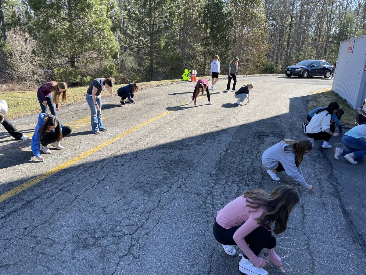 Chemistry took a trip outside with some chalk to help reinforce calculations using The Mole! <a href="/rozenchemistry/">WH_RozenChemistry</a> <a href="/DrCSJones/">Christopher Jones</a>