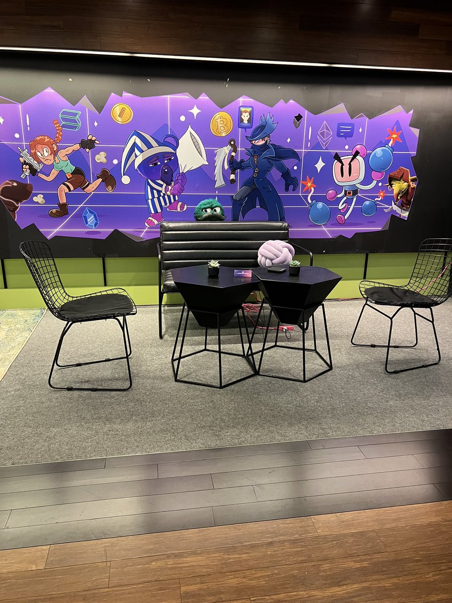 StardustUA's tweet image. The walls in our space have some fun Easter eggs.