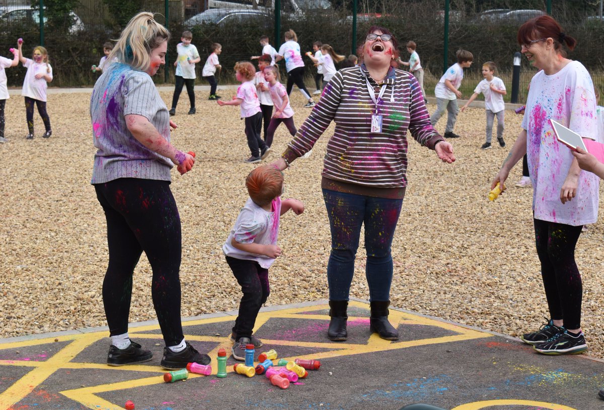 FishtoftAcademy's tweet photo. What a great day we have all had being taught about #Holi, the #Hindu Festival of Colours. We ended the learning with a colour fight - and even our #Headteacher Miss Bland got involved! #TeamVoyage #EduTwitter #Fishtoft #SmallSchoolBigHeart (2/2) https://t.co/jWI57g72ZG