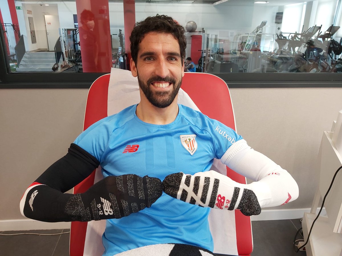 Athletic_en's tweet photo. 🤗 We're all different, we're all the same 🧦
❤️ On #WorldDownSyndromeDay, we're supporting @FundacionLaLiga's #LotsOfSocks campaign for a more inclusive society.
You can join in too!
#AthleticClubFundazioa #DifferentLikeYou https://t.co/Q8H3OfeWws