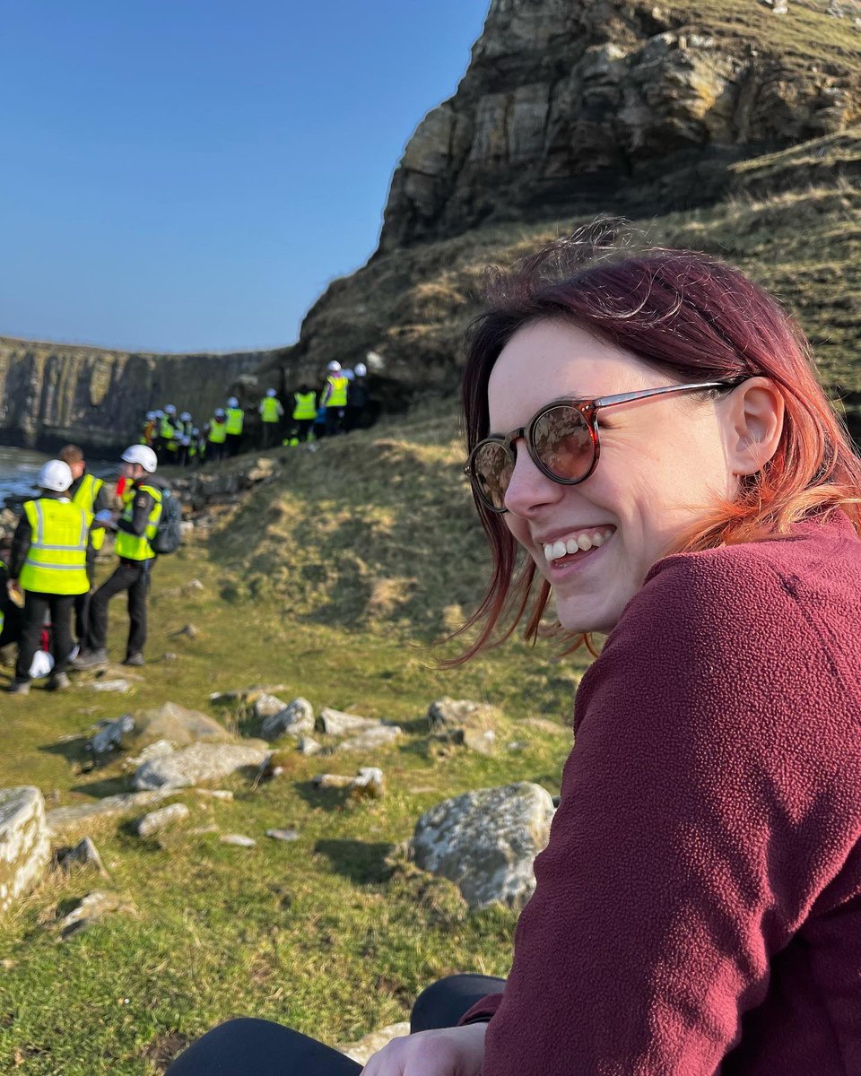 Geology_talk's tweet photo. Great day mapping with the first year undergrads at Craster, Northumberland! Ended the day by Dunstanburgh Castle and an incredible section of the Whin Sill ☀️ https://t.co/dQAOTGMg72