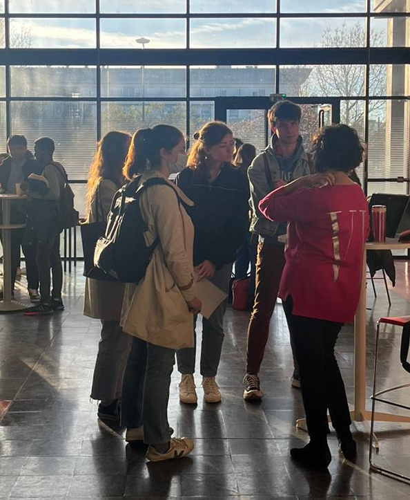 5 entreprises 
@Laboratoire_lilly 
<a href="/CHRU_Tours/">CHRU de Tours</a>  
@Artémis_courtage 
<a href="/Therius/">Therius Ferreiro</a> 
@CGO_Expertise_Audit
ont rencontré 45 étudiants de l’IAE Tours Val de Loire, lundi 14 mars, lors d’un forum étudiants-entreprises organisé par le projet étudiant CLUB ENTREPRISES.
#management #gestion