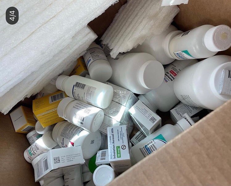 (1/3) On March 24th I will be going to Poland and volunteering with the organization Sauveteurs
that delivers medical supplies and humanitarian relief to Ukraine. You can donate to my PayPal/Venmo and I will bring donations directly to them on the ground in Poland #SlavaUkrayini