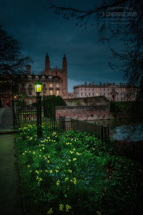 acambridgediary's tweet photo. Tonight's walk home.
@ClareCollege https://t.co/1xdGAzqzlS