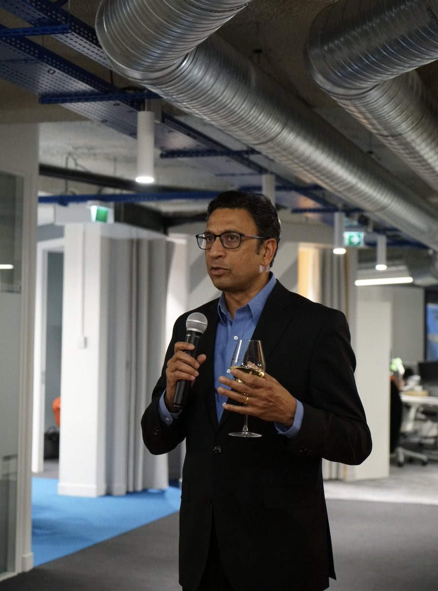 CSODEMEA's tweet image. 🌎 CEO of Cornerstone, @himanshupalsule, has touched down in #Paris, France 🛩️

After an exciting day filled with meeting and connecting with #CSODHappyClients and team sessions — the CSOD employee cocktail and networking event commence! 📸