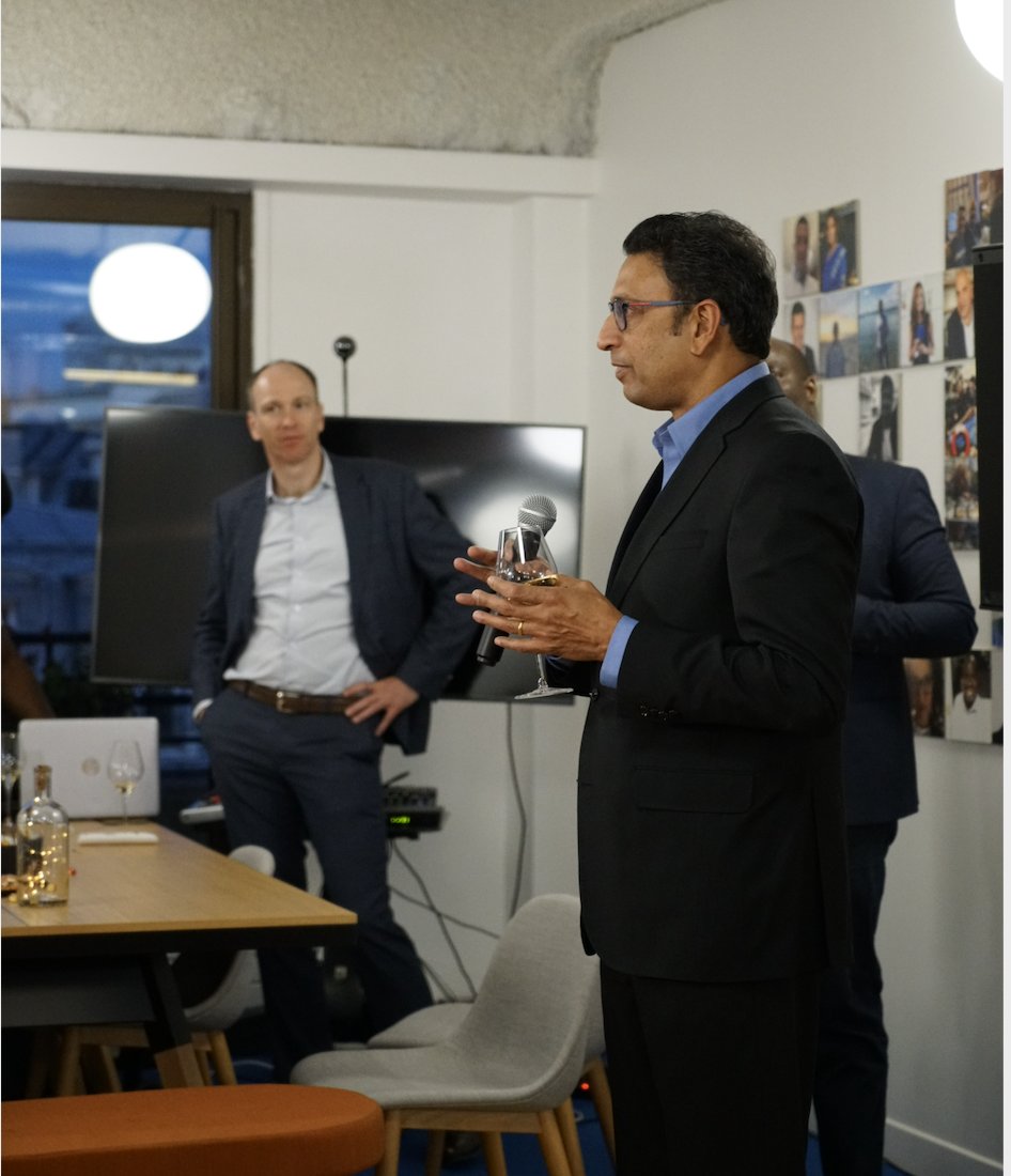 CSODEMEA's tweet image. 🌎 CEO of Cornerstone, @himanshupalsule, has touched down in #Paris, France 🛩️

After an exciting day filled with meeting and connecting with #CSODHappyClients and team sessions — the CSOD employee cocktail and networking event commence! 📸