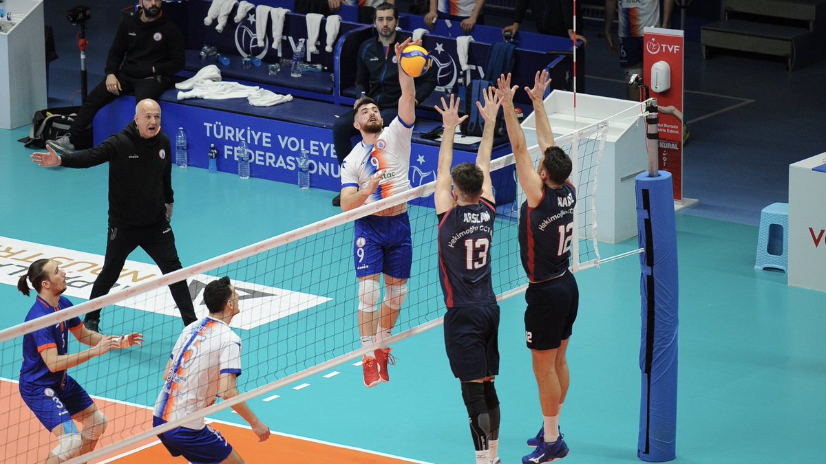 ibbsporkulubu's tweet photo. 🏐Erkek Voleybol Takımımız, Alpaslan Endüstri 1. Lig play-off serisi ilk maçında Hekimoğlu GCT Bursa’yı 3-2 mağlup etti.
🏟Başkent Voleybol Salonu
☑️SETLER
1.Set | 25-20
2.Set | 13-25
3.Set | 25-20
4.Set | 25-27
5.Set | 15-13
Ekibimiz, ikinci maçında Develi B. ile karşılaşacak. https://t.co/pfQLnRmW7n