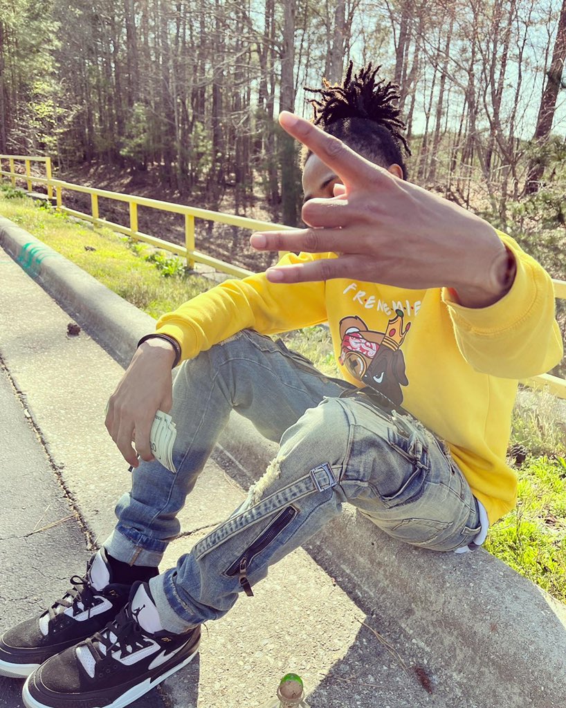 iamshar__'s tweet photo. #HIM💛🤴🏾 https://t.co/DqyGI2EAMM