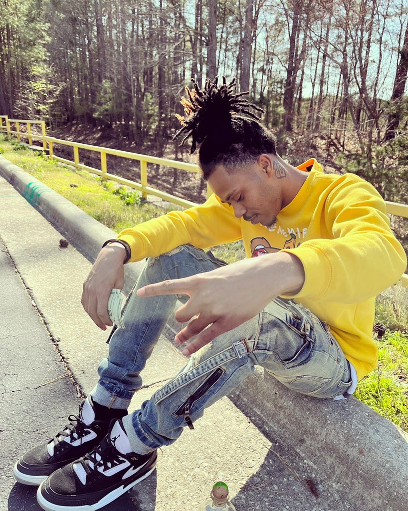 iamshar__'s tweet photo. #HIM💛🤴🏾 https://t.co/DqyGI2EAMM