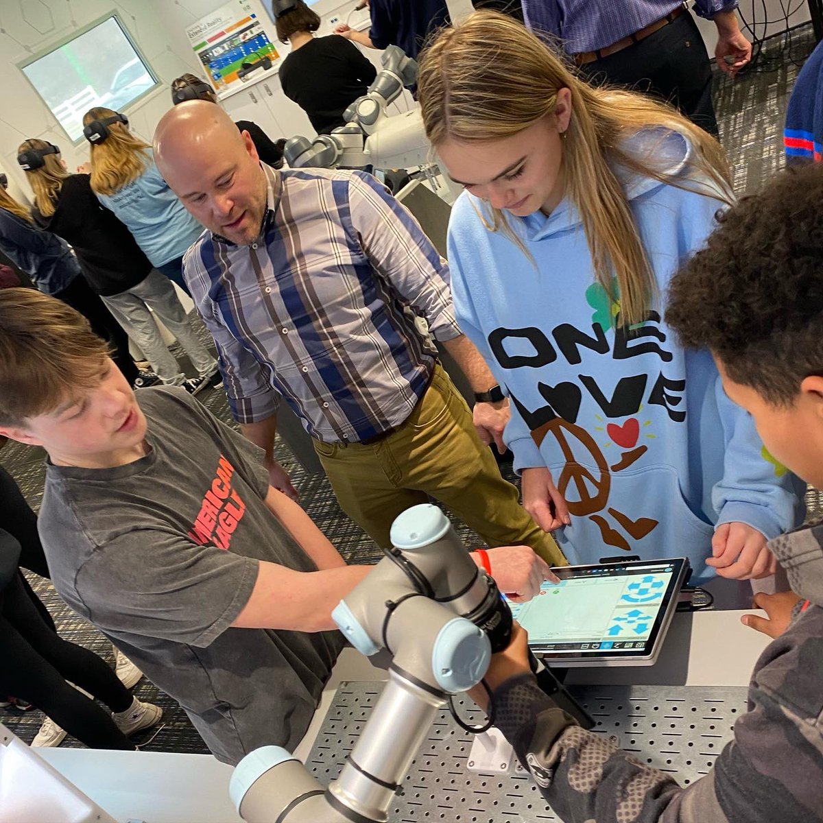 Mrs. Hubbard tweet media