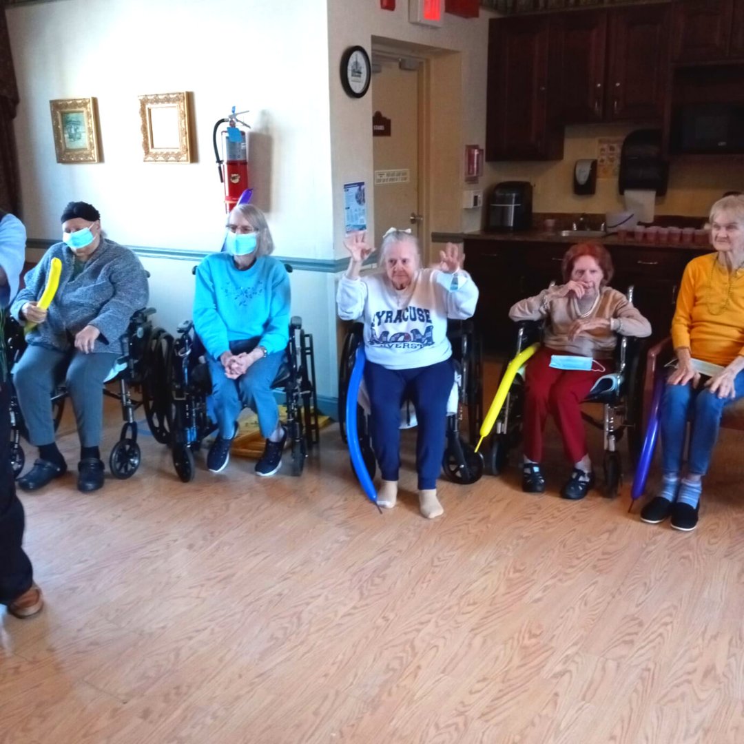 ExcelCareDover's tweet photo. Residents enjoyed interactive entertainment! The entertainer created fun balloon characters for everyone!
#HereToExcel #ExcelCareDover #EXCELCARE https://t.co/K0mi13iECA