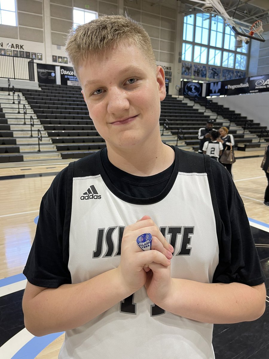 ElijahDReeves1's tweet photo. From this weekend’s tournament!!! Yep my first AAU Ring! Hard work is paying off!!! Let’s Go JSI ELITE!!! #futureNBAplayer #futurehoya https://t.co/xO53Y5hrfk