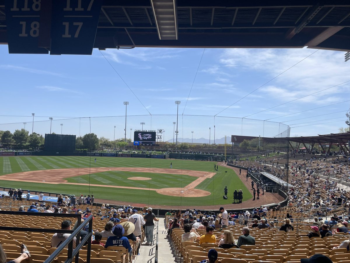 OTB_Baseball's tweet photo. Spring training game #4 #CamelbackRanch https://t.co/j5OaWlvOPZ