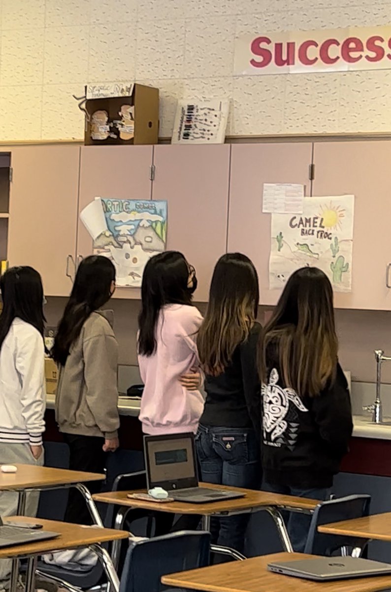 zhenbio's tweet photo. FUTURE IS WILD!! 🦅🐍🦎🦕 
Honors bio students presented their creation of future animals and enjoyed a gallery walk! 
#zhenbio #evolution #AdaptationProject
#TodayatWHS https://t.co/0XOMQOOPji