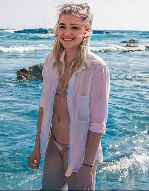 GraceChloe_'s tweet photo. Aconchegante é o lugar onde o Corpo desaperta
Onde a gente respira macio
Aconchegante é o lugar onde o Sorriso é bom
Onde a Paz floresce
Onde a Voz é livre
Onde o Silêncio é encontro
Onde a Amizade existe
Aconchegante é o lugar onde a Vida gosta de estar.

#TercaLiberdadeNoSDV https://t.co/8QIutLWjKC